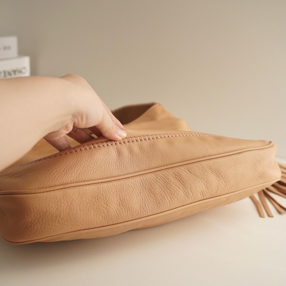 SOLD - Gucci Vintage Jackie with tassels - Picture 3 of 12